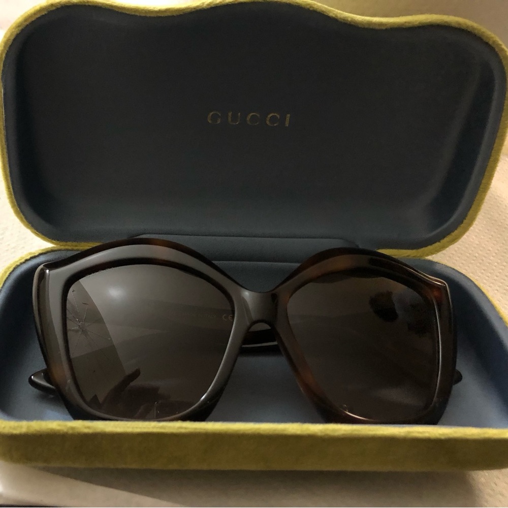 Authentic oversized Gucci sunglasses in tortoise shell - Picture 9 of 10